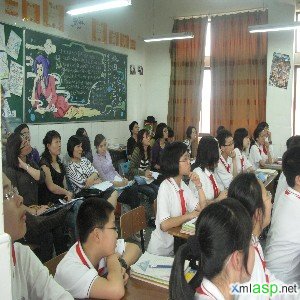 听课的老师和学生