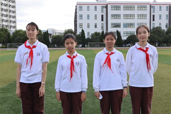 E:photo8学年升旗仪式第6周 陈菲洋IMG_9953.JPG