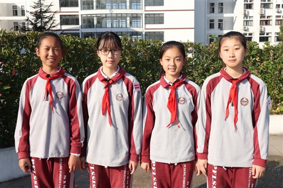 E:photo8学年升旗仪式第9周IMG_0566.JPG