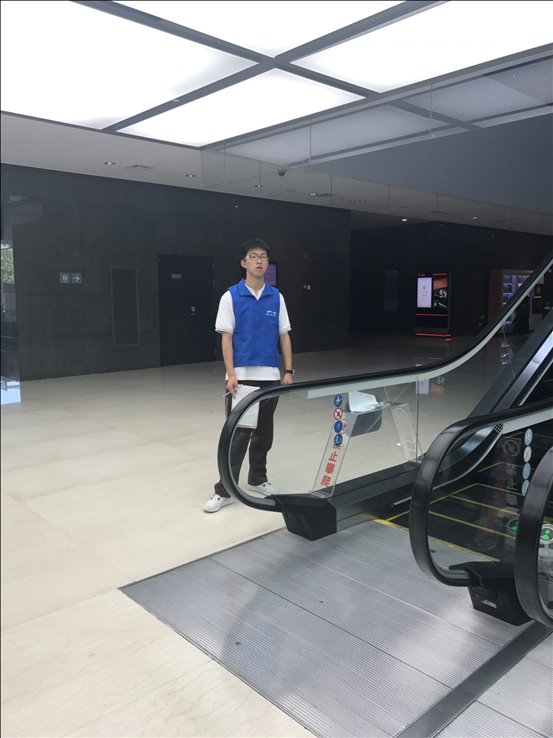 C:UsersplfsDesktop文明校园于活动照片浦东图书馆5.jpg