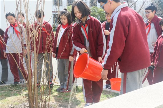 E:photo7学年8.3.13植树节F3A7700.JPG
