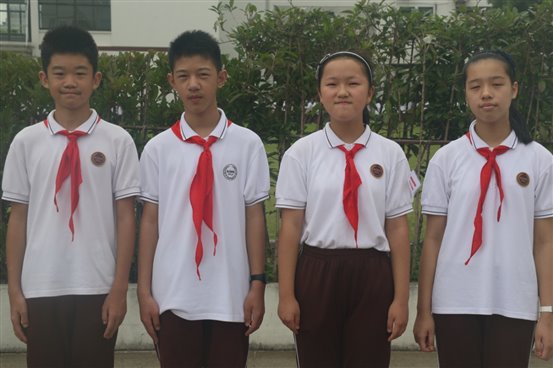 E:photo9学年度升旗仪式第一学期第二周