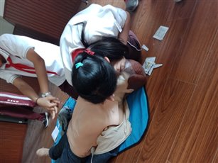 E:photo8学年急救培训微信图片_201905051613018.jpg