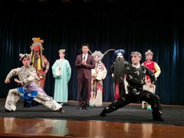 E:photo8学年9.5校园文化艺术节昆曲进校园（赵小君）IMG_20190509_180414.jpg
