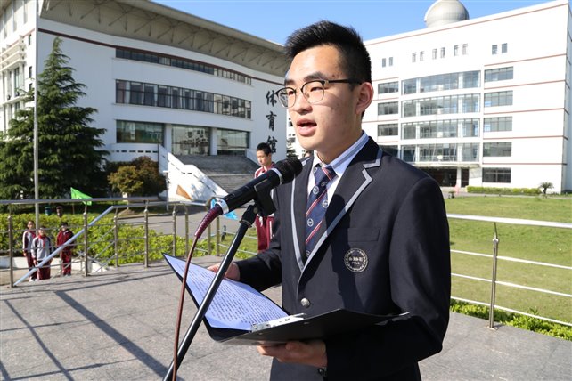 E:photo8学年升旗仪式第9周IMG_9714.JPG
