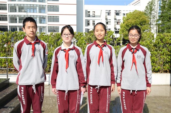 E:photo8学年升旗仪式第9周IMG_9717.JPG