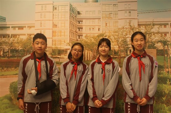 E:photo8学年升旗仪式第12周F3A9915.JPG