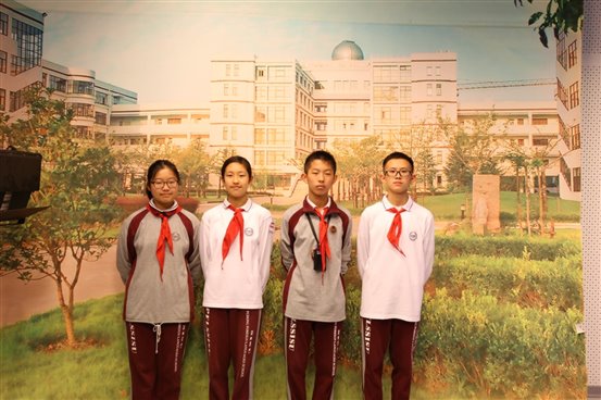 E:photo8学年升旗仪式第10周IMG_9776.JPG