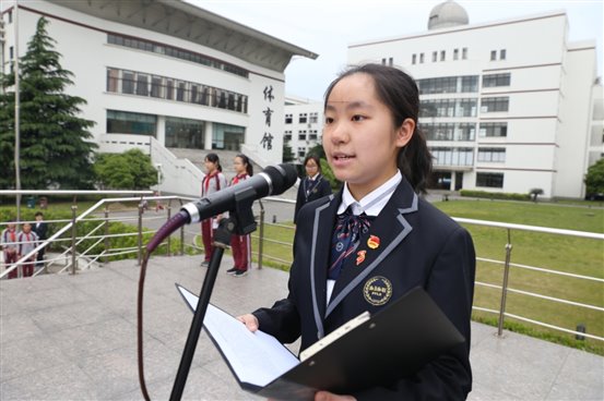 E:photo8学年升旗仪式第13周IMG_9989.JPG