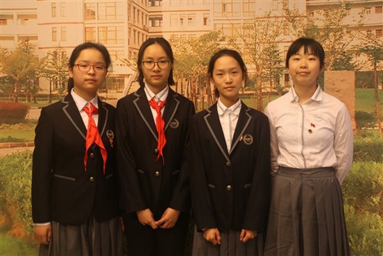 E:photo8学年升旗仪式第17周F3A0271.JPG