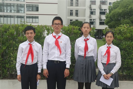 E:photo8学年升旗仪式第18周F3A0294.JPG